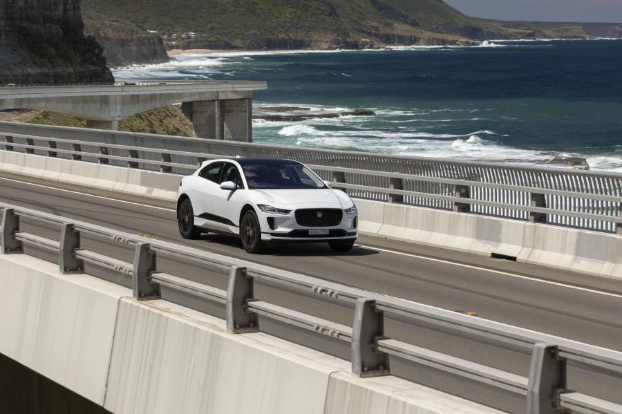  Jaguar I-Pace EV400 AWD SE 2018 года  (AU) (фото 24 из 40)